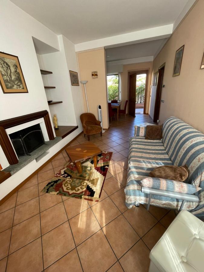 Апартаменты La Casa Dei Sogni Интра Экстерьер фото